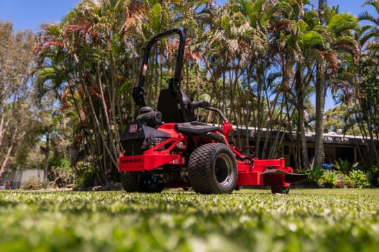 Zero-Turn vs Tractor Mower for Big Blocks
